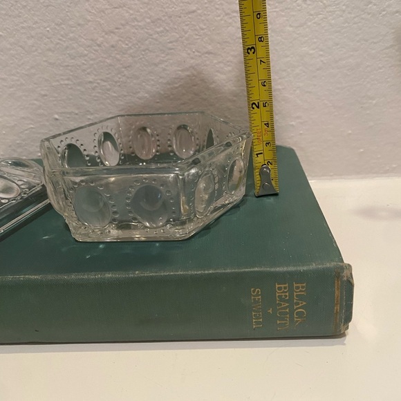 Vintage L.E. Smith Victorian Beaded Glass Hexagonal Trinket Box - Picture 6 of 8